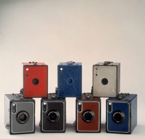 10278850
� NMeM
No 2 Portrait Brownie cameras in �fashion� colours, 1929-1935.