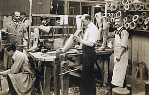 10318691
� Science Museum
Making wooden prosthetic limbs during World War One, c 1915-1918.