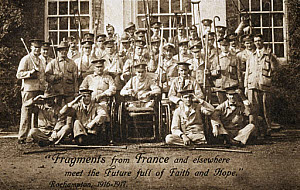 10318694
� Science Museum
Group portrait of soldiers, many of them amputees, 1916-1917.