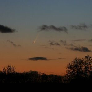 10464654
� Jamie Cooper
Comet McNaught, 2006.