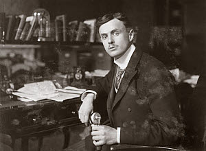 10327522
� Science Museum Archive
C S Rolls sitting at his desk, c 1902.