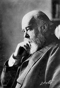 10302036
� Science Museum
Sir Oliver Lodge, English physicist, 1912.
