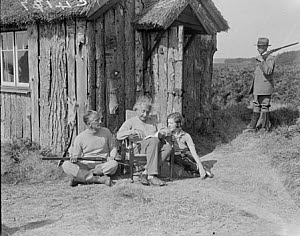 10431986
� NMeM Daily Herald Archive
Albert Einstein, German mathematical physicist, 1933.