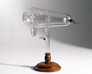 10214905
� Science Museum
Crookes' 'shadow' tube, 1914.