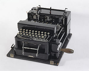10305548
� Science Museum
Typex Mk III cypher machine for field use, late 1930s.