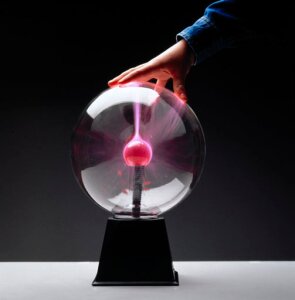 10324890
� Science Museum
Large plasma ball, c 1990s.
