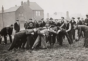 10454506
� NMeM Daily Herald Archive
Miners on strike, c.1937.
