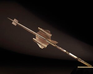10313129
� Science Museum
Wind tunnel model of the Avro 730 supersonic bomber, c 1955.
