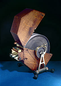10243705
Bull�s Spark drum camera, 1903.