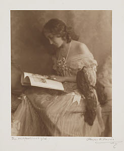10453407
'The Old Fashioned Girl', c 1910.