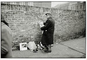 10452514
&copy; NMeM - Tony Ray-Jones
Street Market, London, c 1968.