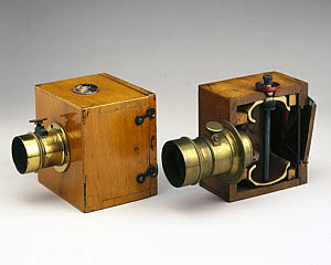 10243615
The Dubroni wet-plate camera, 1864.