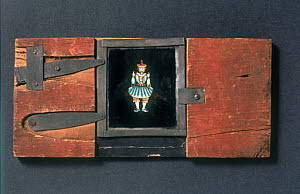10312317
&copy; NMeM
Lever mechanism magic lantern slide, 19th century.