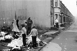 10307828
&copy; NMeM - Tony Ray-Jones
Notting Hill Gate, London, 1967.