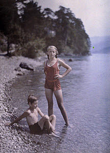 10455828
The rocky beach, c 1920-1930.