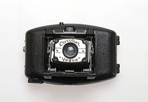 10219140
Coronet 'Vogue' camera, 1936.