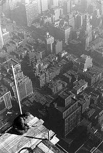 10316741
&copy; NMeM
Construction worker high above the street, New York, c 1933.