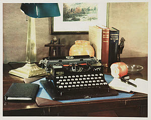 10453156
Advertisement with typewriter on desk, c 1927.