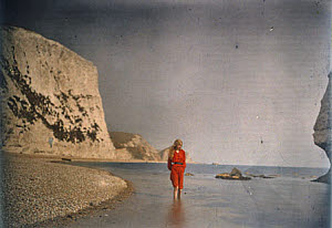 10462656
Christina walking on the beach, c 1913.