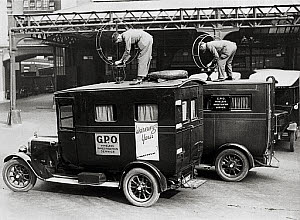 10253886
GPO Wireless Investigation Service dectector vans, c 1920.