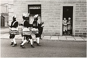 10453092
&copy; NMeM - Tony Ray-Jones
Coconut dancers, Bacup, Lancashire, 1968.