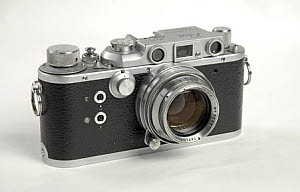 10463893
&copy; NMeM
Reid III 35mm camera, 1947-1965.