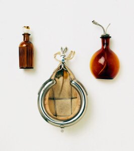 10290007
&copy; Science Museum
Portable anaesthetic kit, 1914-1918.