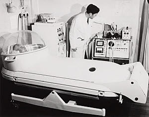 10250364
&copy; NMeM Daily Herald Archive
Vickers Hyperbaric Oxygen Bed closed and in operation, 10 April 1968.
