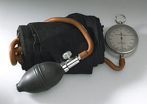 10433087
&copy; Science Museum
Sphygmomanometer apparatus, 1920-1955.