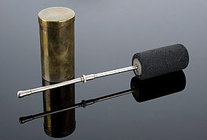 10545290
&copy;
Portable charcoal water filter, England, late 19th century.