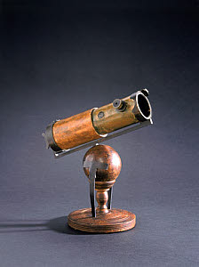 10307002
&copy; Science Museum
Newton�s first reflecting telescope, 1668.