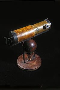 10307344
&copy; Science Museum
Newton's first reflecting telescope, 1668.