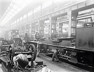 10444252
&copy; National Railway Museum
Erecting shop at Horwich works, Lancashire, August 1919.