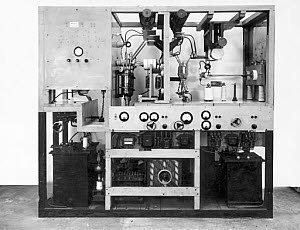 10251561
&copy; Science Museum
Early ground radar transmitter, type TF3, c late 1930s.