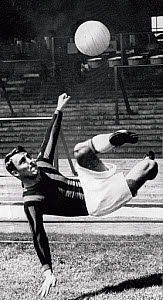 10547410
&copy; Manchester Daily Express
Jimmy Greaves July 1961.