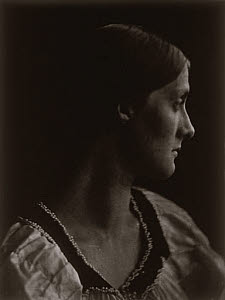 10312210
&copy; National Media Museum
'Julia Jackson, small profile', 1867.