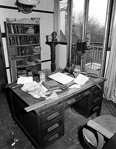 10313140
&copy; Science Museum
Study used by Sir Barnes Neville Wallis, 19 March 1979.