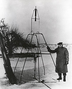 10450287
&copy; NASA
Robert H Goddard at first flight of a liquid propellant rocket, 16 March 1926.