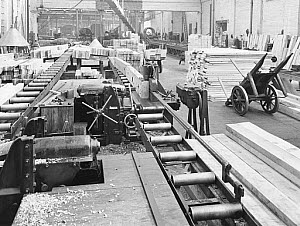 10444506
&copy; National Railway Museum
Earlestown Carriage and Wagon Works, Merseyside, 10 October 1927.