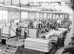 10444455
&copy; National Railway Museum
Workers at Earlestown Carriage and Wagon Works, Merseyside, c 1926.