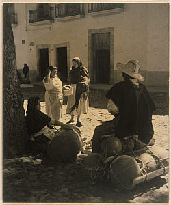 10461076
&copy; Royal Photographic Society
�Conversation�, c 1940.