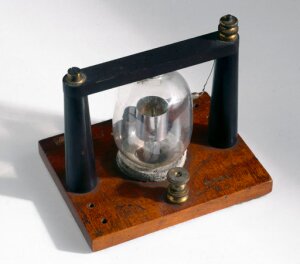 10326343
&copy; Science Museum
Diode valve, early 20th century.