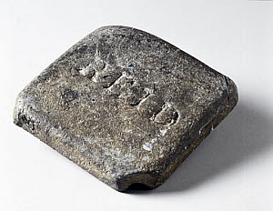 10325150
© Science Museum
Lead weight from the first cross-Channel telegraph cable, c 1850. 10325150
© Science Museum
Lead weight from the first cross-Channel telegraph cable, c 1850.