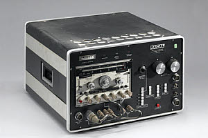 10459353
Continuous wave burst set, c 1980.