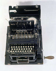 10324954
Typex Mk III cypher machine for field use, late 1930s.