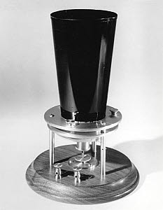 10212659
&copy; Science Museum
Bell's liquid transmitter, March 1876.