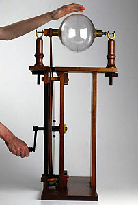 10325971
Hauksbee's frictional electricity machine, 1706-1708.