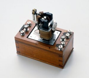 10325779
Brown repeater, c 1918.