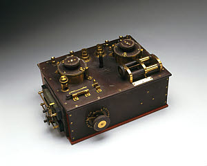 10307881
&copy; Science Museum
Marconi-Fleming valve radio receiver, c 1908.