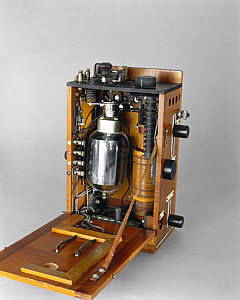 10251486
&copy; Science Museum
Aircraft radio telephony transmitter, 1915.